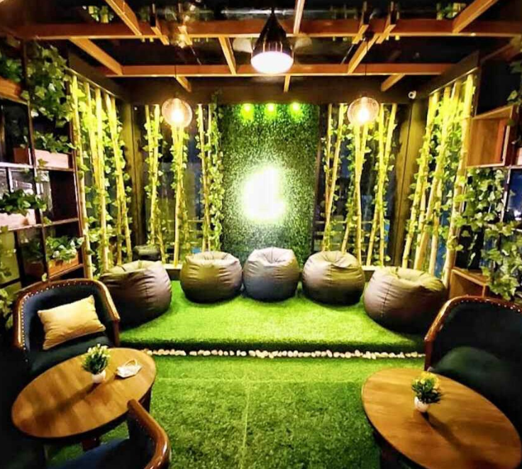 Luxurious and uniquely decorated cafe in Jaipur for night hangout